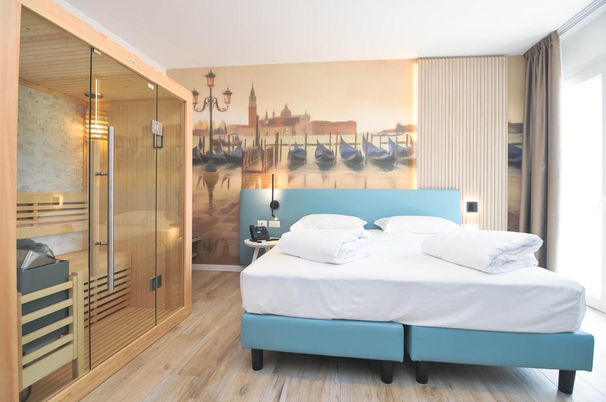 Marina Junior Suite 4 Stelle S Каорле Екстер'єр фото